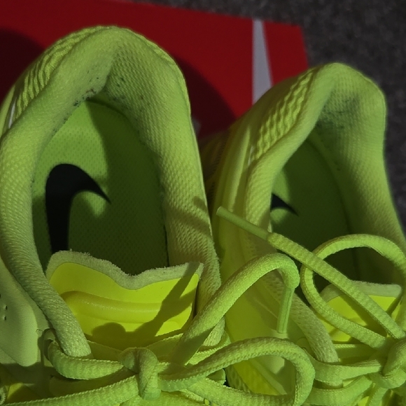 Nike Air Max 2013 Volt/Black-Cyber Men's Size 8 Women's Size 9.5 - Picture 9 of 9